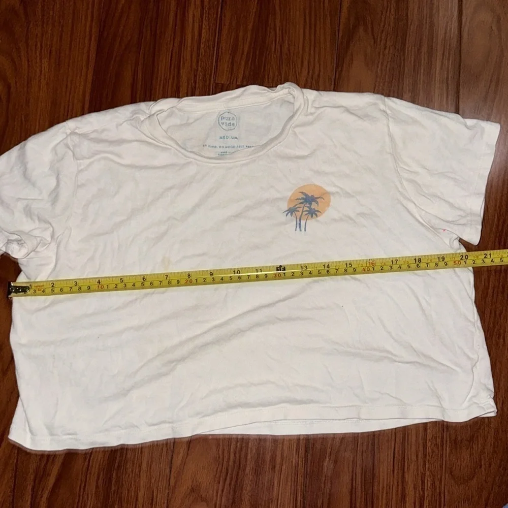PURA VIDA Surf Tour Crop tee top t-shirt design on the back size M - Picture 5 of 8